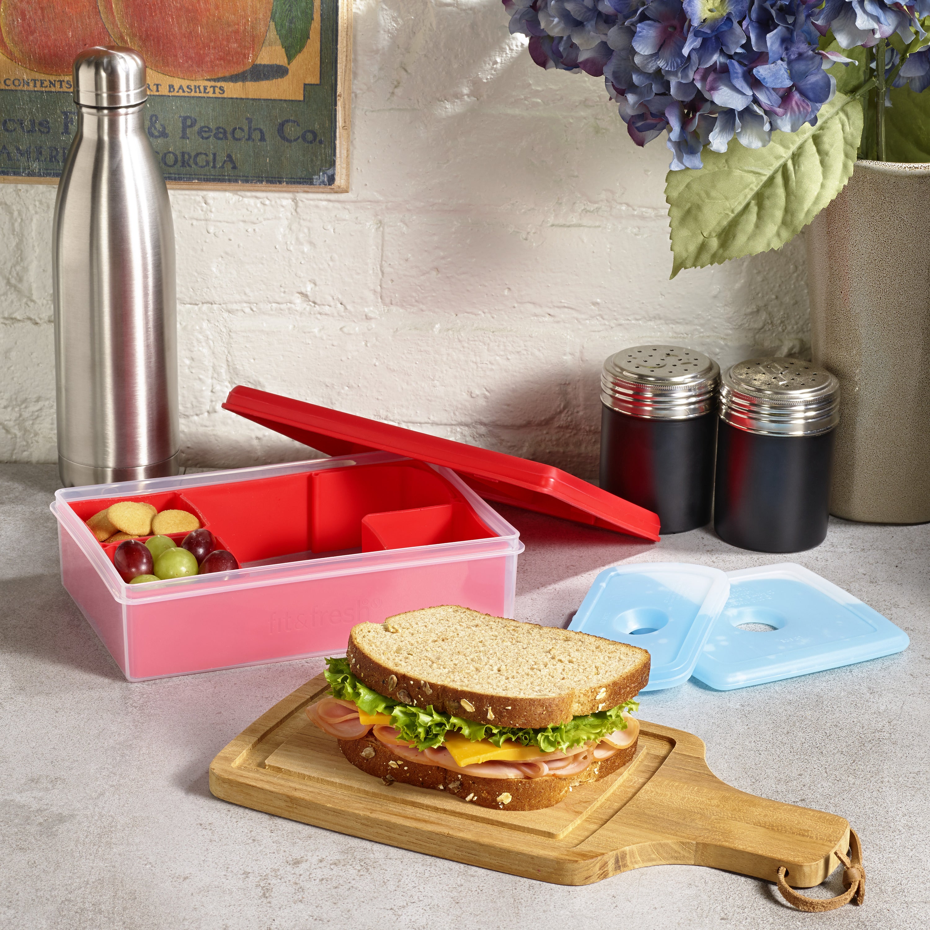 fit-fresh-kids-multi-flex-bento-box-container-red image 2