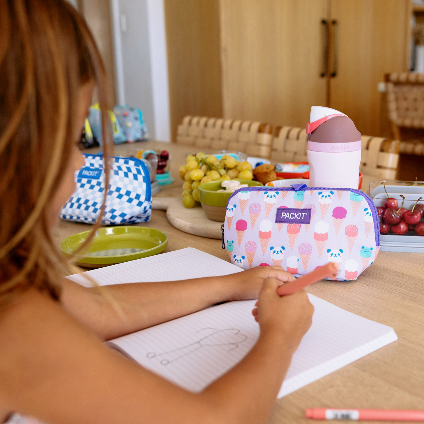 packit-freezable-snack-bag-compact-insulated-cooler-with-built-in-ecofreeze-gel image 2