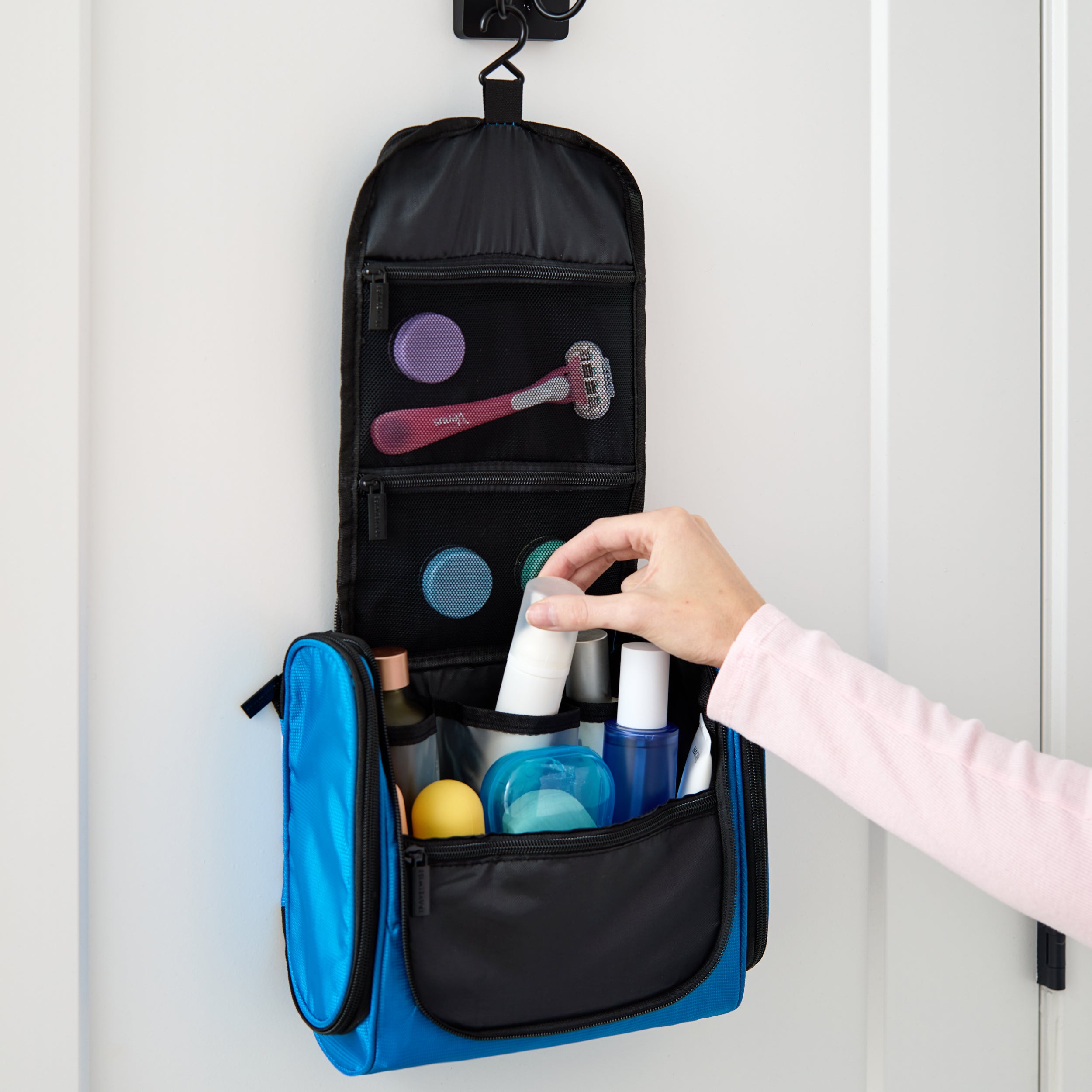 built-travelwise-hanging-toiletry-bag-durable-water-resistant-polyester-organize image 2